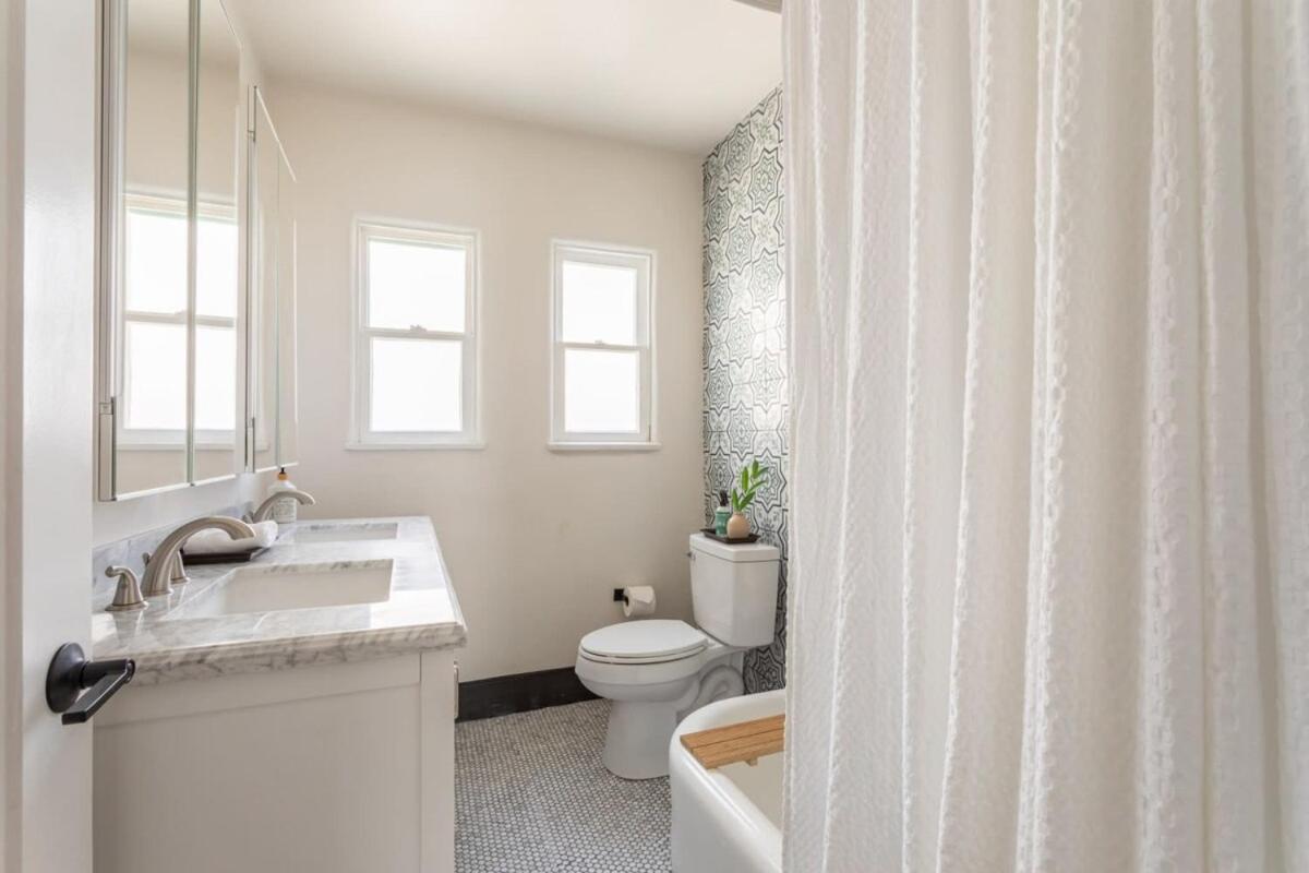 Charming 1920s On A Quiet Cul-de-sac Vakantiehuis Los Angeles